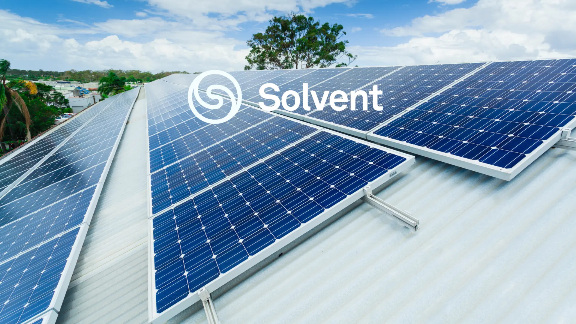 ¿Tienes placas solares? Así puedes aprovechar toda tu energía (y alargar la vida de tu inversor) gracias a la voltimetría legalizada